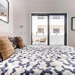 Ptm Riverview T2 Luxe 2nd Floor דירה